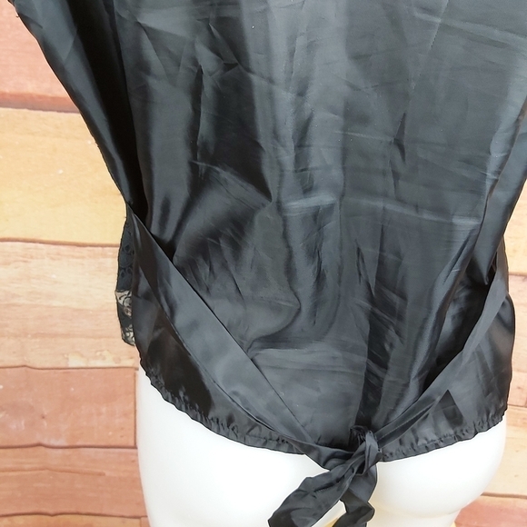 SLEEVELESS Tapestry embroidered vintage vest made in Canada - Picture 5 of 7